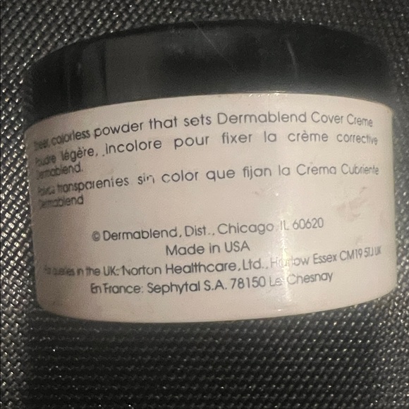 Dermablend Translucent Setting Powder- 1oz - Picture 2 of 4